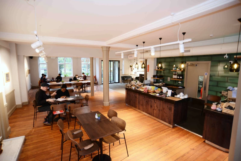 The Oxford House in Bethnal Green photo 2