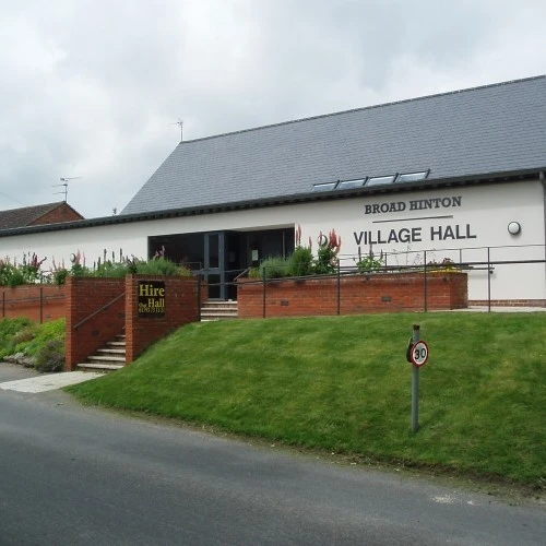 Broad Hinton  photo 3