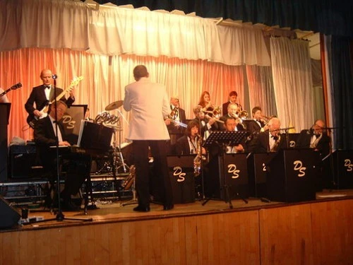 Conygre Hall - Timsbury photo 2