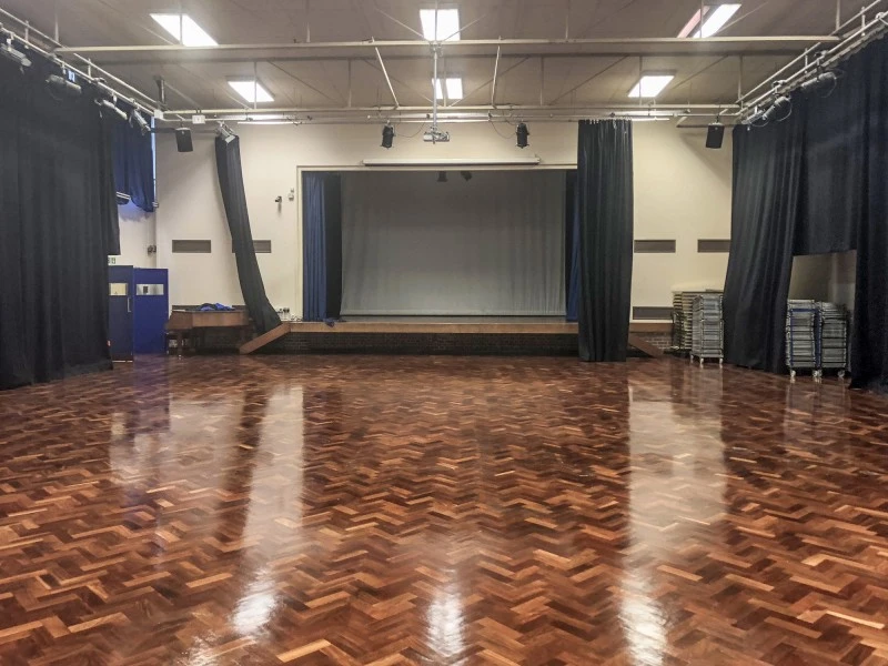 Woodhouse College Main Hall photo 2