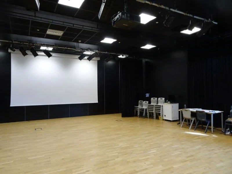 Tudor Grange Academy Worcester photo 4