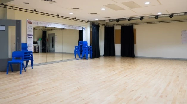 Abraham Moss Community School - Dance Studio photo 2
