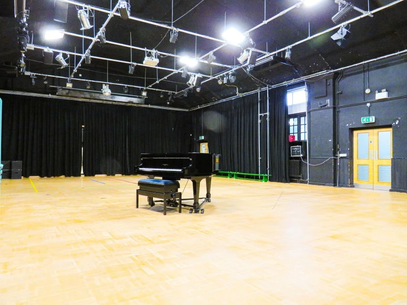 The Academy of Woodlands photo 3