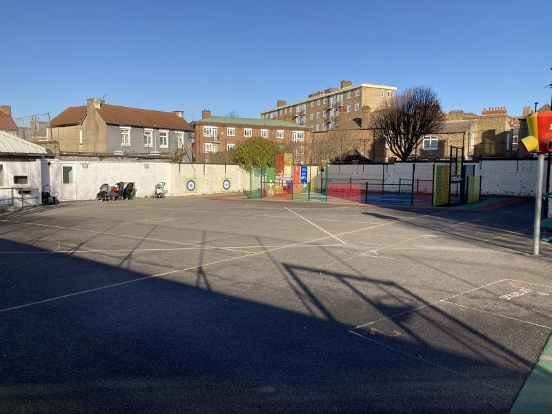 Sellincourt Primary School Tooting SW17 photo 3