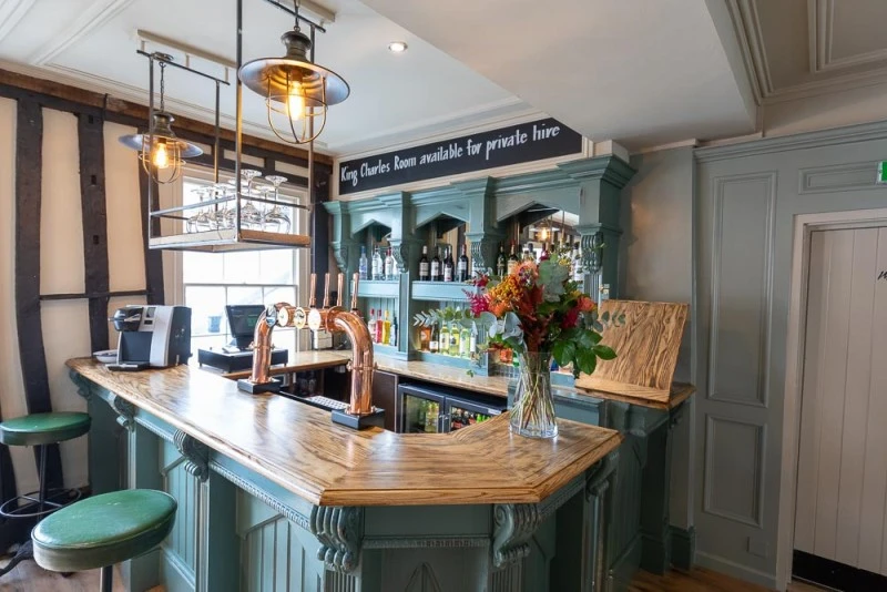 The Kings Head and Bell, King Charles Room photo 3