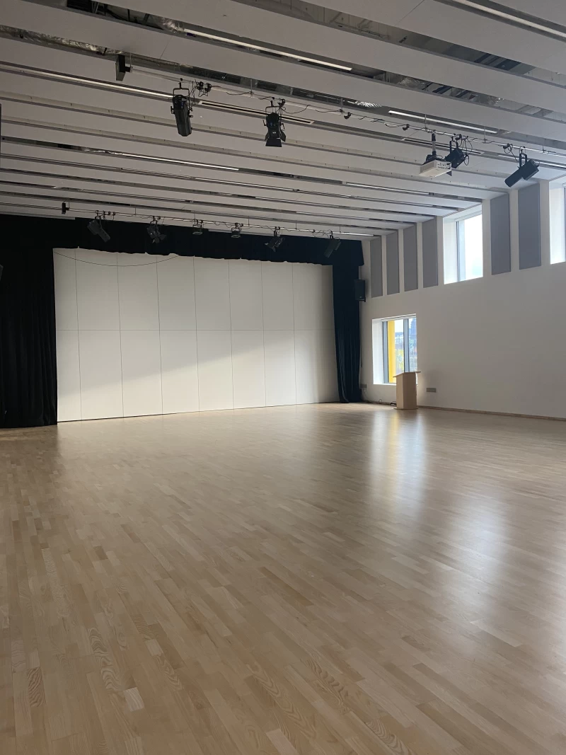 Bobby Moore Academy Main Hall - Secondary photo 4