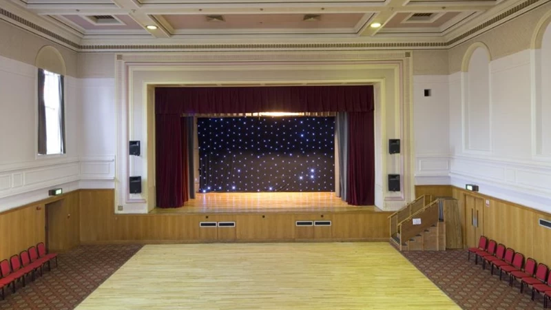 Woodside Hall photo 3