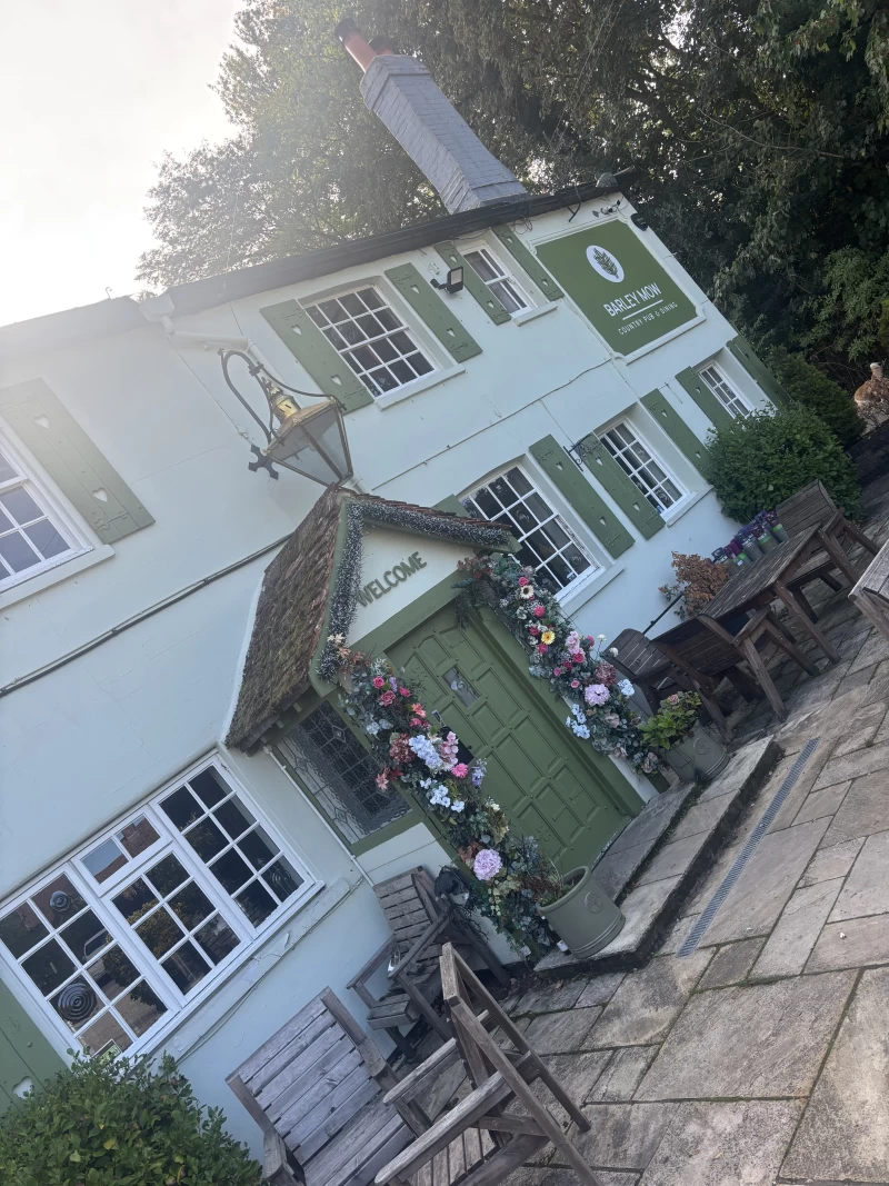 Barley Mow Pub Oxted venue photo