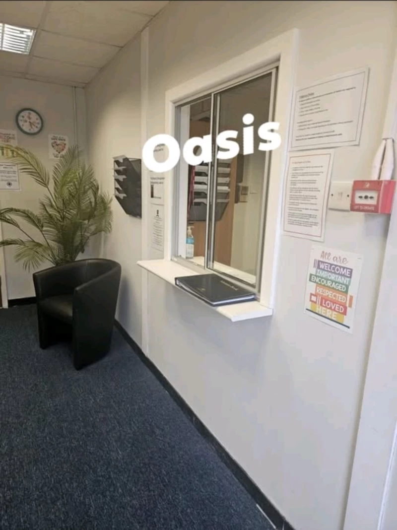 Oasis AP photo 3