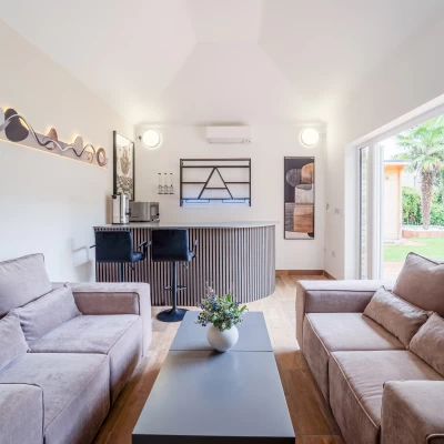 Emerson Park Villa Photo
