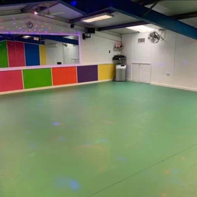Cafe Middy/Diddy Middy's studio and party room Photo