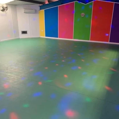 Cafe Middy/Diddy Middy's studio and party room Photo